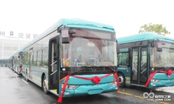 亞星客車空氣動力公交車泉城正式運(yùn)營