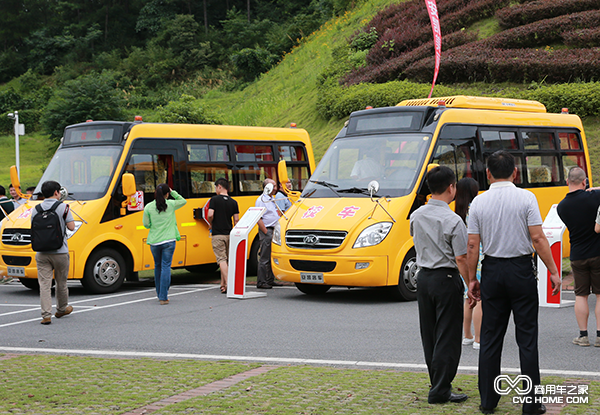 安凱高品質校車引發關注.png