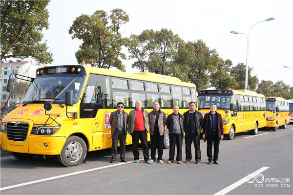 泰安交運集團寧陽分公司對海格校車十分滿意.JPG